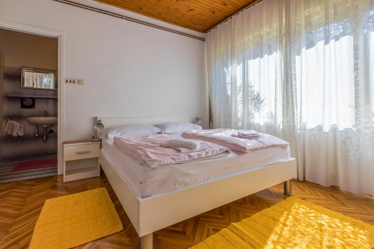 Apartments With A Parking Space Selce, Crikvenica - 2381 Exteriér fotografie